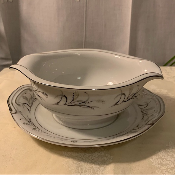 Harmony House platinum garland gravy boat plate